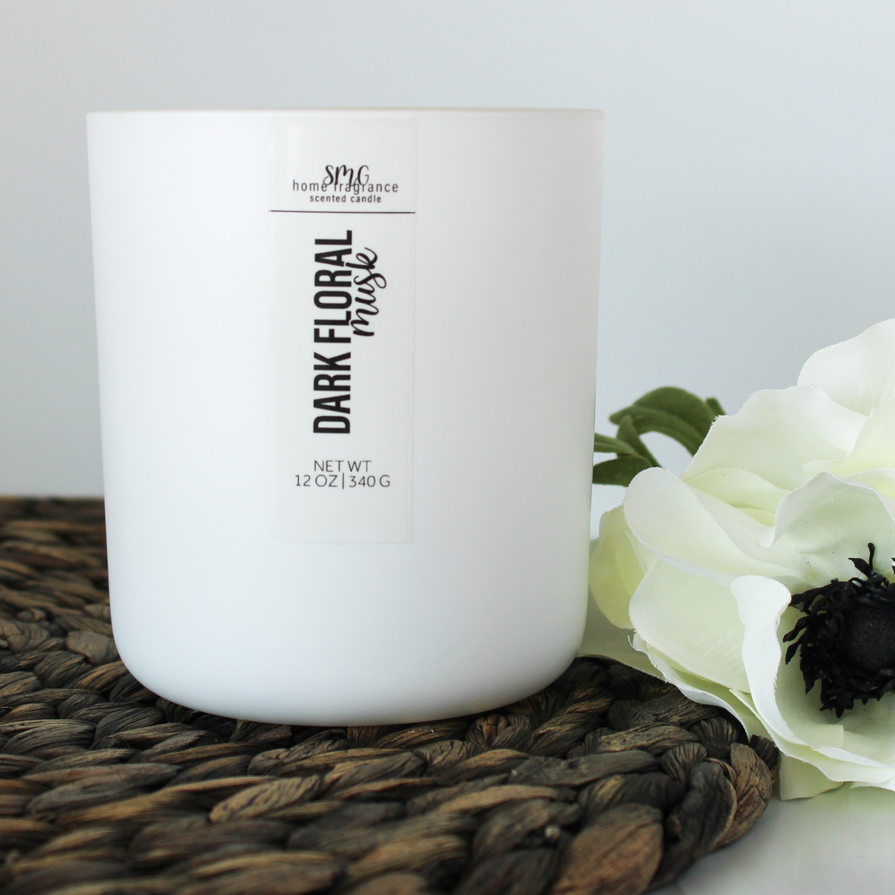 Dark Floral Musk Scented Candle (12 oz)