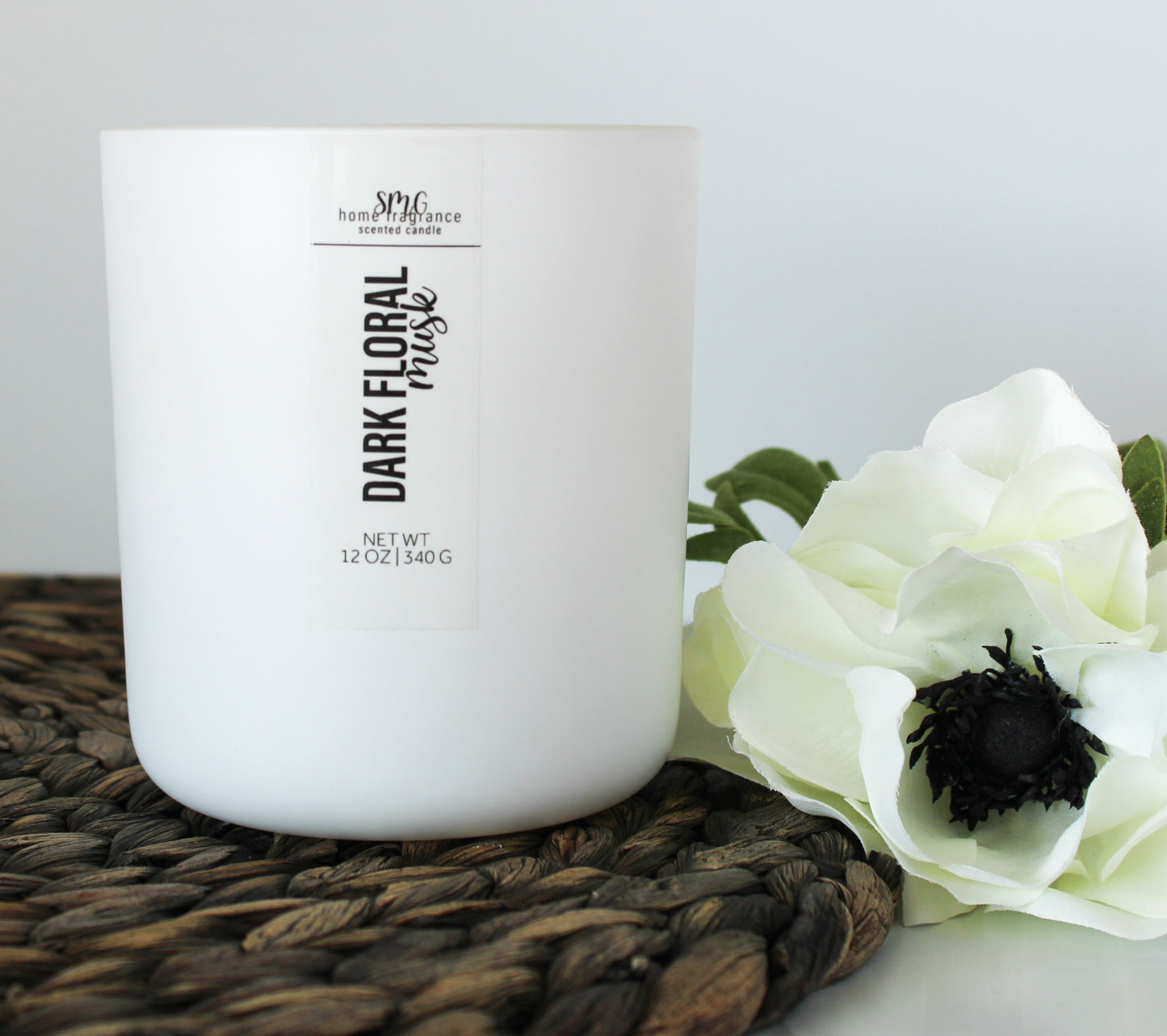 Dark Floral Musk Scented Candle (12 oz)