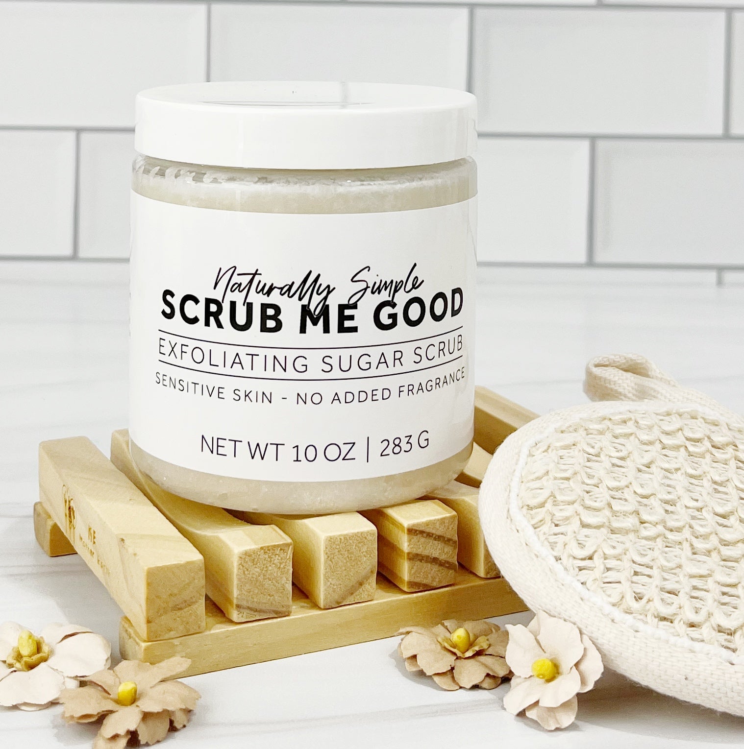 Gentle exfoliating scrub for dry and delicate skin